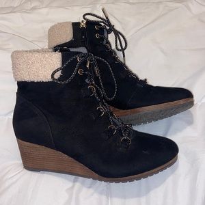 Dr. Scholl’s Suede Sherpa Wedge Booties size 10